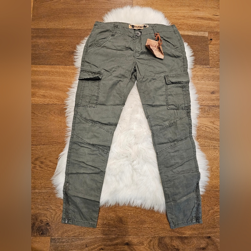 NWT Vintage Low Rise Green Cargo Pants